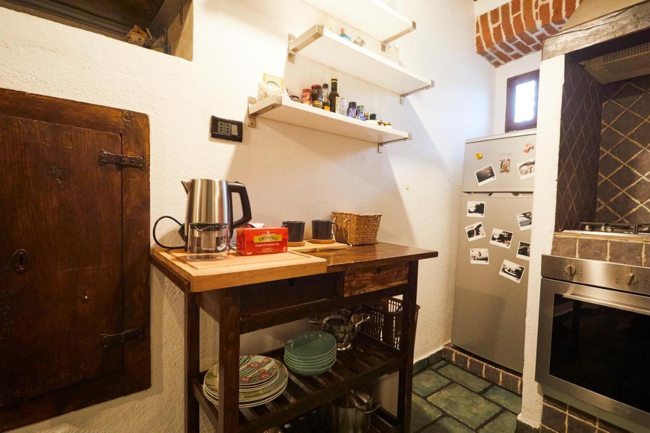 Borgo Dora House *